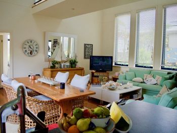 Seashells - Accommodation VIC 4
