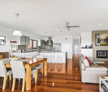 SUNNY DAZE BONNY HILLS - Accommodation VIC 4