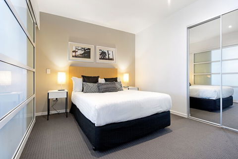 H Residences 2 Bedroom Ocean View In Surfers Paradise - Accommodation VIC 2