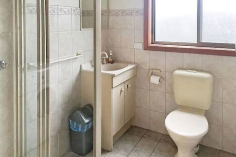 Home Near Shops & Beach - Accommodation VIC 1