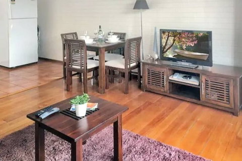 Home Near Shops & Beach - Accommodation VIC 6