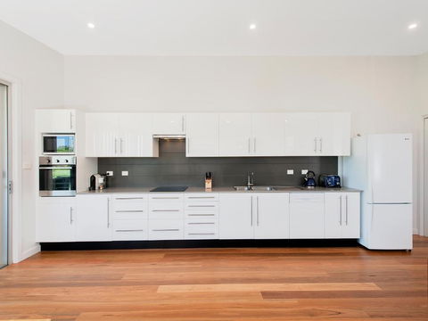 Ocean Views 41A Ocean Avenue - Accommodation VIC 5