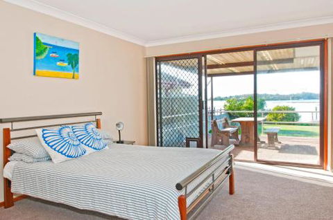 HAIS18G Riverside Delight - Accommodation VIC 3