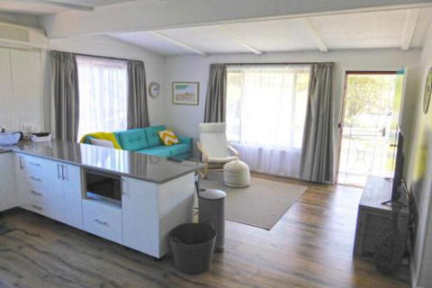 The Relax Shack At Culburra Beach Sleeps 7 - Accommodation VIC 3