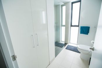 Spacious Apartment Close To Melbourne CBD - Accommodation VIC 5