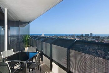 Executive Bay Views St. Kilda - Accommodation VIC 3