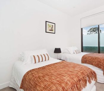 Smart Modern In St. Kilda - Accommodation VIC 4