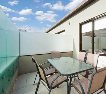 Smart Modern In St. Kilda - Accommodation VIC 5