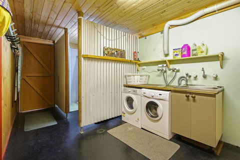 Feathertop Views And Dorm - Accommodation VIC 4