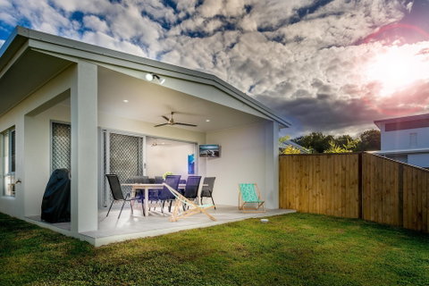 Blue Lagoon Villa B - Accommodation VIC 1