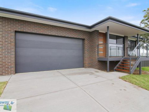 Rays On Elizabeth Parade - Accommodation VIC 1