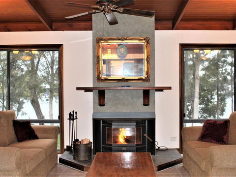 Between Waters B & B Lake Macquarie - Accommodation VIC 4