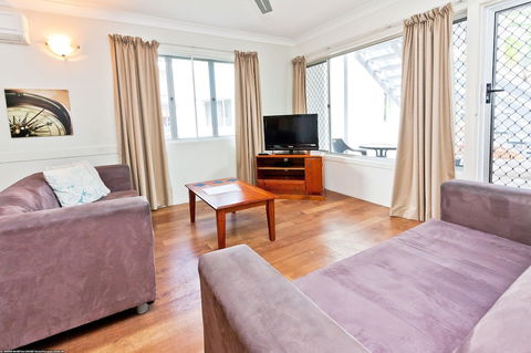 Silver Sands Apartments - Accommodation VIC 4
