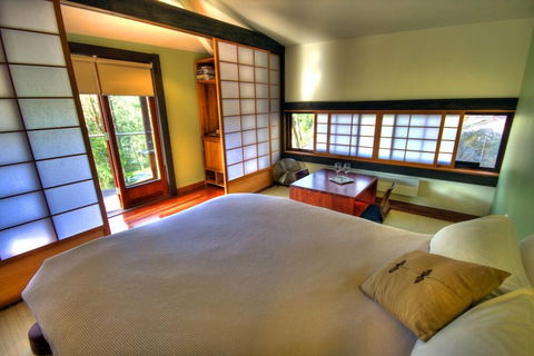 Qdos Arts - Accommodation VIC 1