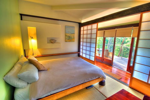 Qdos Arts - Accommodation VIC 4