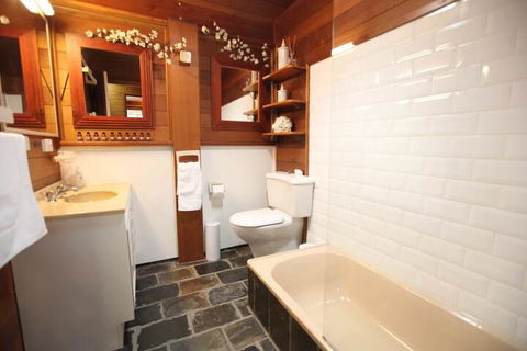 Silverpoint Accommodation - Accommodation VIC 5