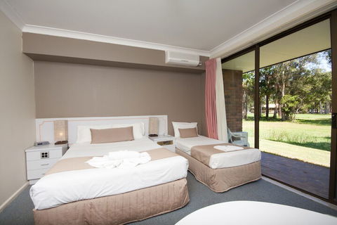Island Palms Motor Inn - Accommodation VIC 5