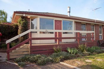 Yarra Glen Racecourse Apartments - Accommodation VIC 0