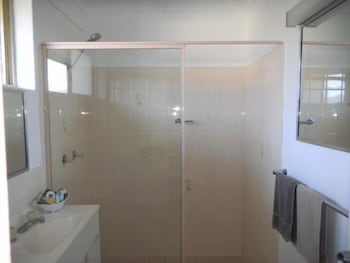 Lake Macquarie Motor Inn - Accommodation VIC 4