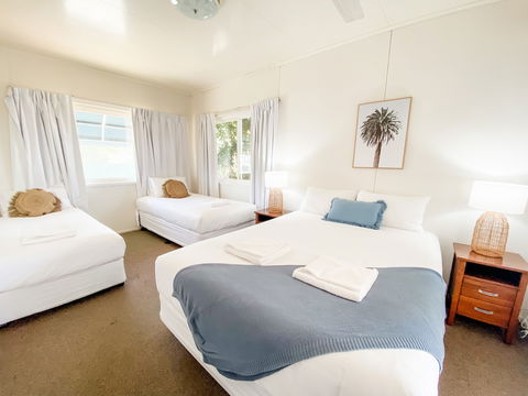 Pacific Sun Motor Inn Bargara - Accommodation VIC 5