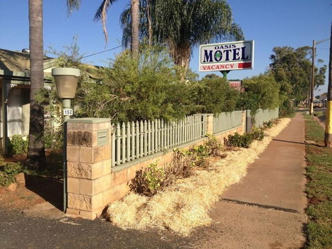 Oasis Motel Peak Hill - Accommodation VIC 4