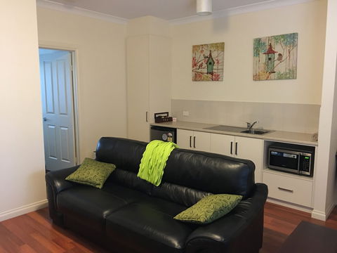 Hahndorf Oak Tree Cottages - Accommodation VIC 4