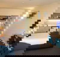 Shoreline Hotel - Accommodation VIC