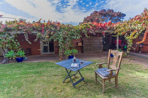 Quilters Studio - Accommodation VIC 2