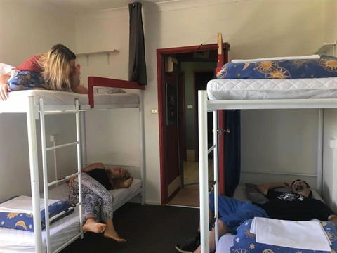 Beachside Backpackers - Accommodation VIC 1