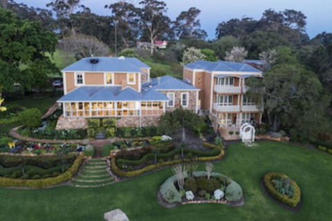 Grand Mercure Basildene Manor - Accommodation VIC 0