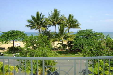 The Beach Place - Accommodation VIC 7