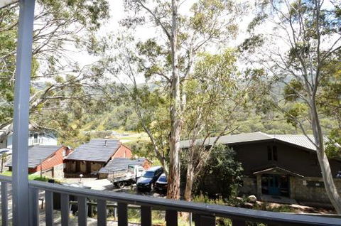 Karas 10 - Accommodation VIC 3
