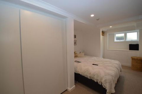 Karas 10 - Accommodation VIC 4