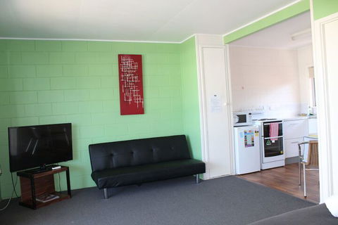 Colonial Court Beachfront Motel And Holiday Stay - Accommodation VIC 3