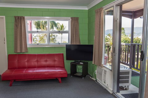 Colonial Court Beachfront Motel And Holiday Stay - Accommodation VIC 2