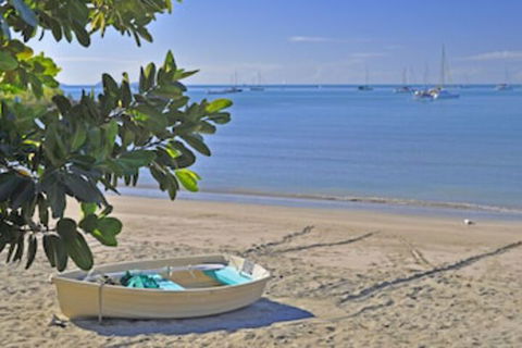 Colonial Court Beachfront Motel And Holiday Stay - Accommodation VIC 0