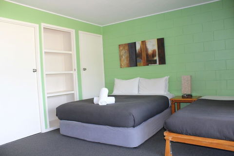Colonial Court Beachfront Motel And Holiday Stay - Accommodation VIC 4