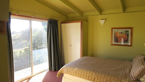 The Black Sparrow - Accommodation VIC 6