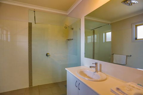 Murray Waters Motor Inn & Apartments - Accommodation VIC 5