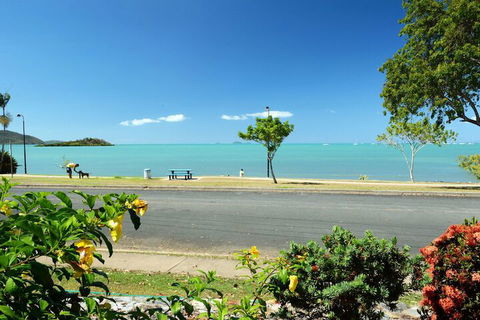 Whitsunday Waterfront Apartments - Accommodation VIC 4