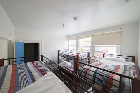 Brunswick Hotel Hostel - Accommodation VIC 4
