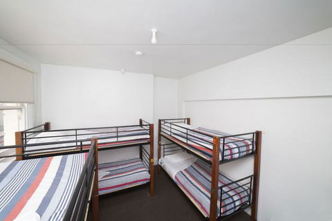 Brunswick Hotel Hostel - Accommodation VIC 3
