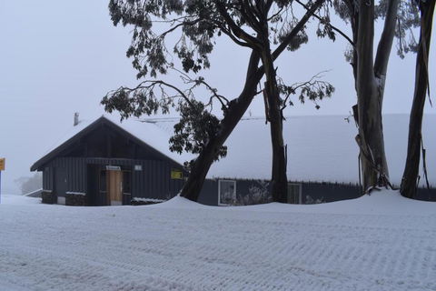 Cooroona Alpine Lodge - Accommodation VIC 5