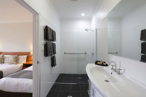 Cadman Motor Inn & Apartments - Accommodation VIC 0