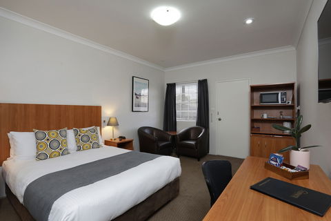 Cadman Motor Inn & Apartments - Accommodation VIC 2