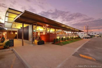 Morayfield Tavern & Motel - Accommodation VIC 1