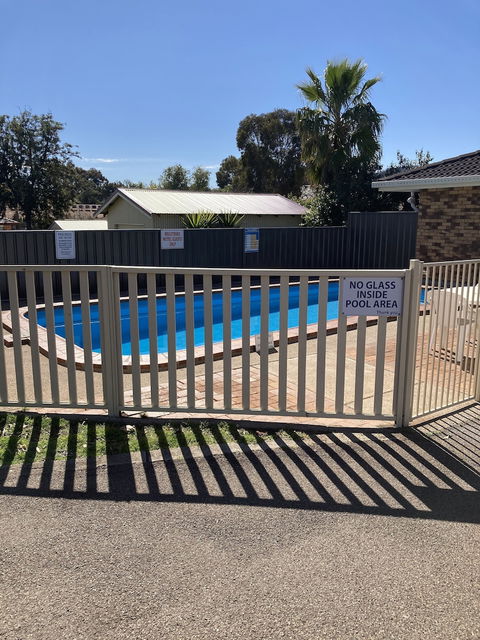 Golden Grain Motor Inn - Accommodation VIC 0