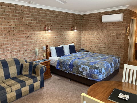 Golden Grain Motor Inn - Accommodation VIC 1