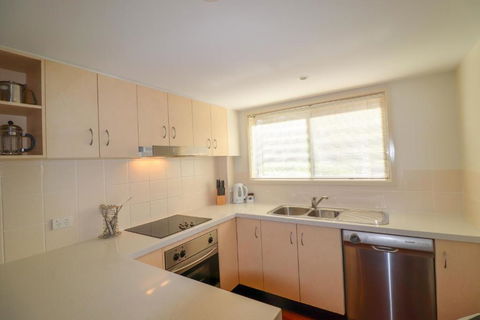 Dollarbird Treetops Townhouse - Accommodation VIC 4