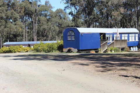 Krinklewood Cottage & Train Carriages - Accommodation VIC 1